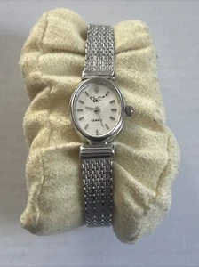 Orologio da polso vintage donna Diane Von Furstenberg DVF argento quarzo - non testato - Foto 1 di 9