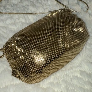 WHITING And DAVIS Women’s Gold Mesh Purse Shoulder Bag Charm Beautiful Condition - Picture 1 of 19