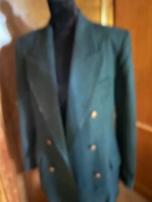 Chaqueta Blazer de la Colección Larry Levine, Verde Talla 12.  6 botones y bolsillos Foto 1 de 4
