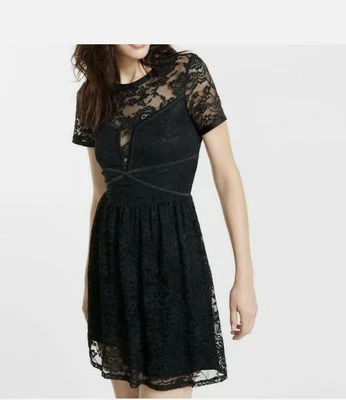 Vestido Express Negro Encaje Hasta la Rodilla Manga Corta Talla MED Whimsigoth Foto 1 de 4