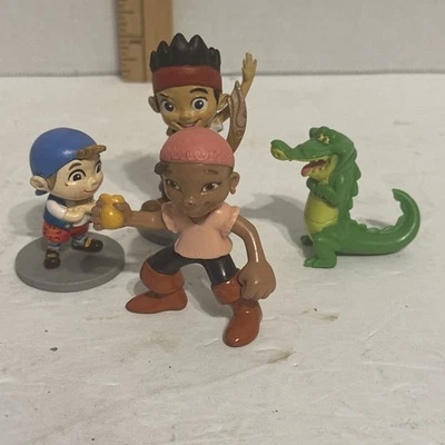 Lote de figuras de PVC de Capitán Jake y los piratas del País de Nunca Jamás Disney Foto 1 de 4