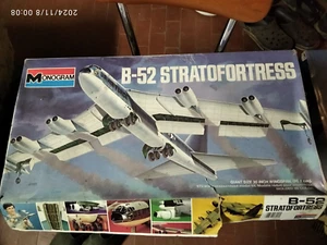 MONOGRAM 1/72 - B-52 STRATOFORTRESS- KIT PERFETTO, SCATOLA NON PERFETTA - Foto 1 di 3