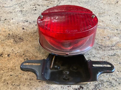 Conjunto de luz trasera Kawasaki Koito 220-40743 S1 S2 H2 KH KE KZ serie F más bonito Foto 1 de 4