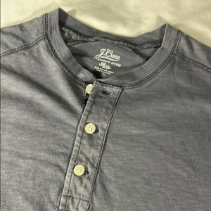 J. Camisa Henley Crew Hombre Gris Oscuro Prenda Teñida Manga Larga 3 Botones - Talla S - Imagen 1 de 8