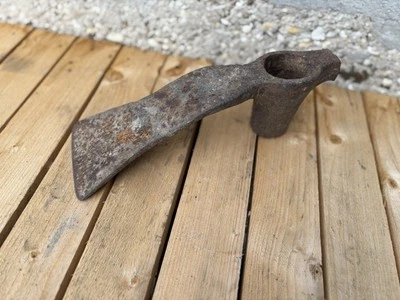 Ancien Outils De Vigneron De Métier Vignes À Identifier ?? Grosse Herminette ? - Photo 1/4
