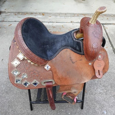 D&D Western Barrel Saddle 14"Tooled Leather Suede Seat Crystal Conchos Seguin TX - Image 1 of 4
