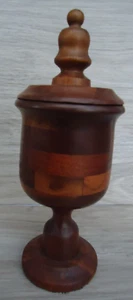 Drechselte Holz Schmuckschatulle/Urne/Vorratsdose 10,5 Zoll Deckel Architektur Maximalist - Bild 1 von 11