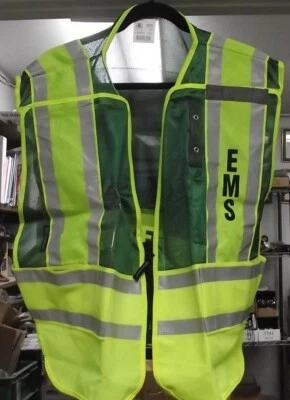 Smith & Wesson SVSW026 EMS Safety Vest Class 2 - Image 1 of 2