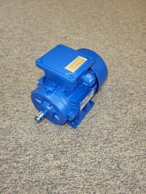 0.18kW, 915rpm, 230-400V  3Ph, 50Hz, B3 Foot Mounted,  GAMAK Electric Motor - Image 1 of 4