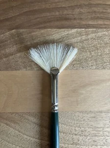 Winsor & Newton Winton Oil Brush Fan No. 3 Long Handle - Picture 1 of 6