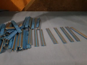 66x Lego 12V Gleise Schienen Blau (13cm Lang & 1,5cm Breit) - Bild 1 von 3