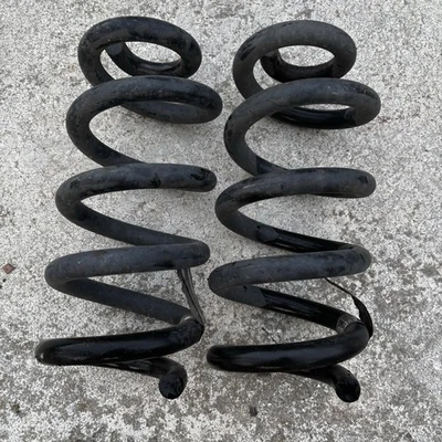Muelles helicoidales traseros Dodge Durango Jeep Grand Cherokee OEM P68306124AA (par) Foto 1 de 2