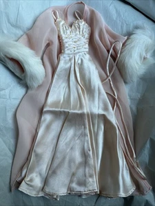TENUE DE POUPÉE MODE EN SOIE 16” TONNER TYLER GOWORTH 2003 BRENDA STARR DREAM GIRL - Photo 1/18