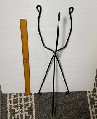 MCM Negro Trípode Maceta Soporte para Plantas De Colección Foto 1 de 4