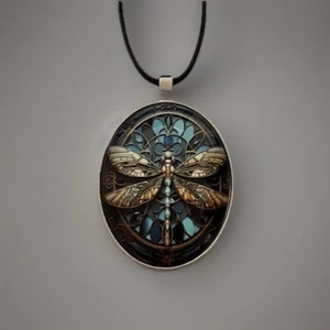 Dragonfly Cabochon Cameo Pendant Necklace- Silver Plated-Brand New - Bild 1 von 4