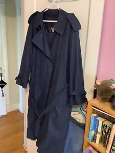 Burberry of London lined mens’ trenchcoat - Picture 1 of 4