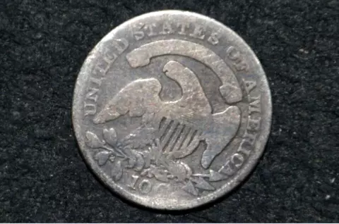 1832 Capped Bust Dime * Bargain * Cover