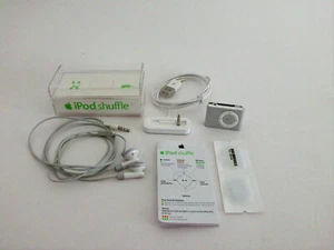 Apple iPod Shuffle Silber 2. Generation 1GB silber gebraucht - Bild 1 von 4