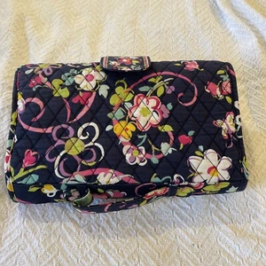 Vera Bradley Navy paisley Changing Pad Clutch with Baby wipe  holder - Picture 1 of 8
