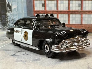 Lose Matchbox 1951 Hudson Hornet Police Car Sammlerstück 1/64 Diecast Car - Bild 1 von 10