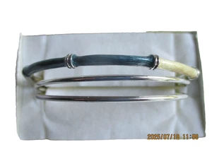 Brazalete Brazalete Vintage Trifari 2 Tono Plata y 1 Esmalte Gris Topo y Perla - Imagen 1 de 4