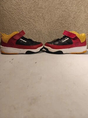 Jordan Max Aura Gimnasio Rojo/Negro/Dorado Niño Pequeño Tenis-Talla 2Y Foto 1 de 4