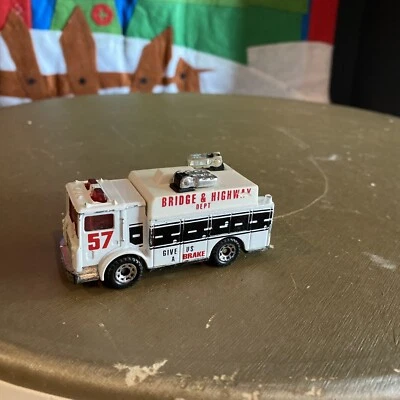 1991 MATCHBOX SUPERFAST #57 MACK AUXILIARY POWER TRUCK - Image 1 of 4