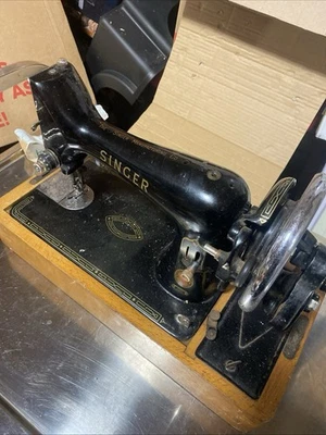 SINGER 99k Electric Manual LEATHER AND FABRIC SEWING MACHINE - Image 1 of 4