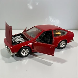 Vintage 1:24 Burago Die Cast Car Red Alfetta GT Made In Italy - Picture 1 of 22