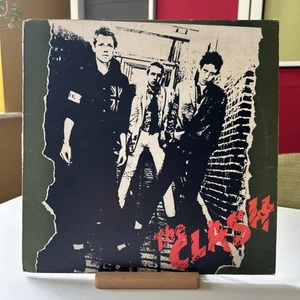 The Clash - The Clash 1977 UK Vinyl LP CBS 82000. VG+/VG+ - Picture 1 of 14