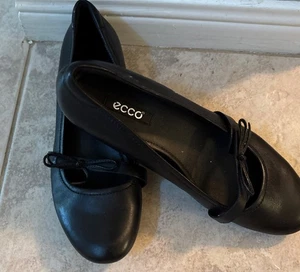 Ecco Damenschuhe Größe EU 39 schwarz Leder Slipper bequeme Ballerinas - Bild 1 von 6