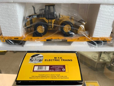 MTH PREMIER CATERPILLAR #20-98359 FLAT CAR WITH 980G WHEEL LOADER. - Image 1 of 3