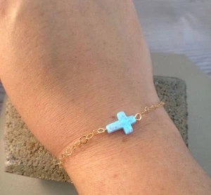 Bracciale Ciondolo Opale Blu Croce Laboratorio Laterale Oro 14K Riempito Gioielli Religiosi - Foto 1 di 5