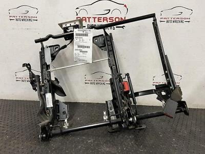 BMW 535I GT 2014 hatchback trasero izquierdo lado del conductor asiento inferior pista Foto 1 de 4