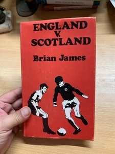 1970 "ENGLAND v SCOTLAND" FOOTBALL SOCCER SPORTSMAN BOOK CLUB HB BOOK (P3) - Picture 1 of 17