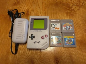 Nintendo Game Boy Original Body + Ladegerät + 4 Spielkassetten gebraucht - Bild 1 von 20