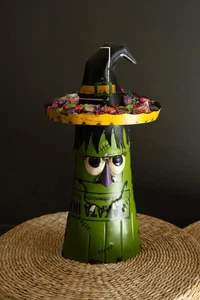 Statuina mostro in ferro riciclato cappello caramelle con verde ecologico da collezione - Foto 1 di 1