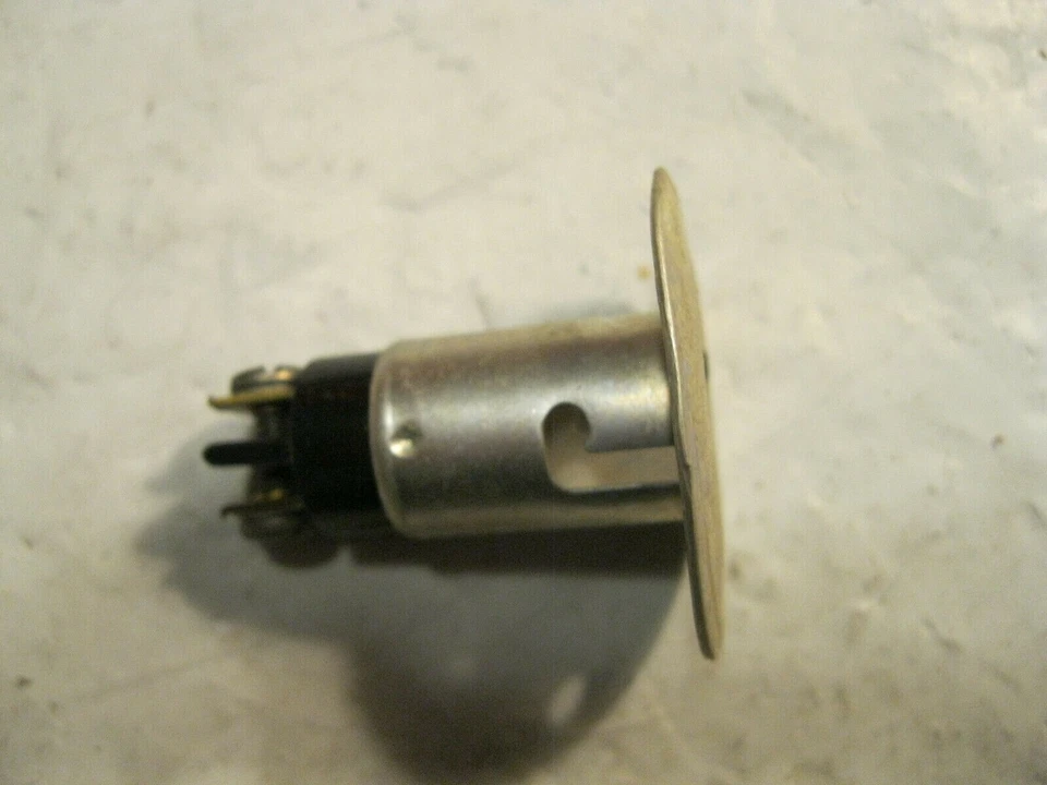 Standard Light Socket S-518 - Изображение 1 из 4