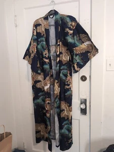Smithsonian Institution Robe Sz M Dragons Bonzai - Picture 1 of 6