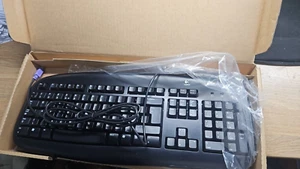 Logitech Y-SU61 Deluxe Black QWERTY UK Keyboard ps/2 connection not USB - Picture 1 of 2