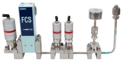 `Lot of 2 New Fujikin FCS-4WS-F200 200 SCCM Mass Flow Controller MFC N2/O2 Gas` - Image 1 of 4