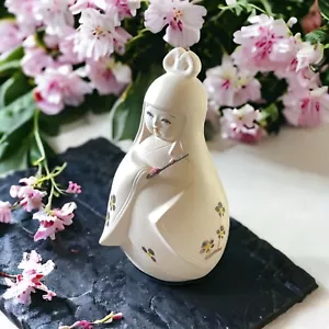 Geisha Giappone Bisque Hakata Modellino con ramo fiori di ciliegio MCM - Foto 1 di 9