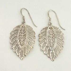 Vintage 925 Sterling Silver Filigree Openwork Leaf Dangle Drop Earrings - Picture 1 of 8