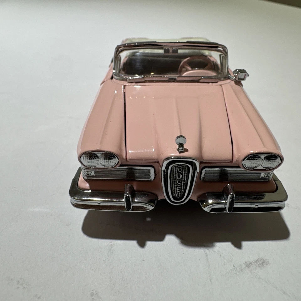 Franklin Mint 1:43 1958 Edsel Citation Convertible Pink Diecast Car B11KC72 - Image 1 of 4