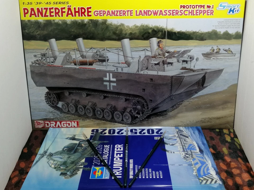 LOTTO NUOVO PANZER : 1 KIT DRAGON SCALA 1/35 + 3 PENNELLI ITALERI + CATALOGO - Immagine 1 di 4