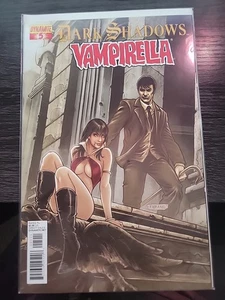 Dark Shadows / Vampirella #5 (Dynamite Entertainment December 2012) - Picture 1 of 1