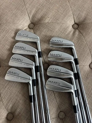 Juego de cuchillas de hierro Maxfli Australian 3-PW TT DG S300 Stiff Flex STD BONITO Foto 1 de 4