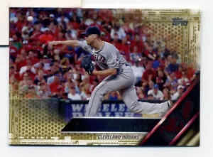 2016 Topps Gold #64 Corey Kluber /2016 INDIANS - Picture 1 of 2
