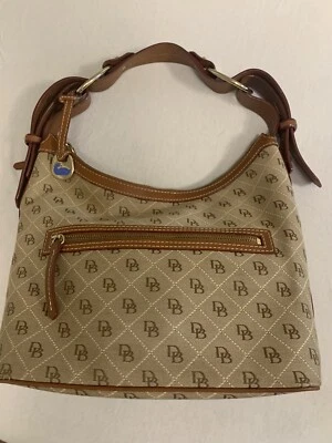 Bolso de Hombro Hobo Vintage Dooney & Bourke de Lona y Cuero Estilo Ecuestre Foto 1 de 4