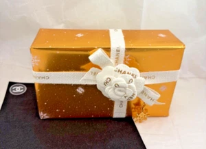 CHANEL "HIGH POINTS" GIFT SET W/ WHITE POUCH WRAPPED WITH SNOWFLAKE CHARM BNIB - Picture 1 of 5